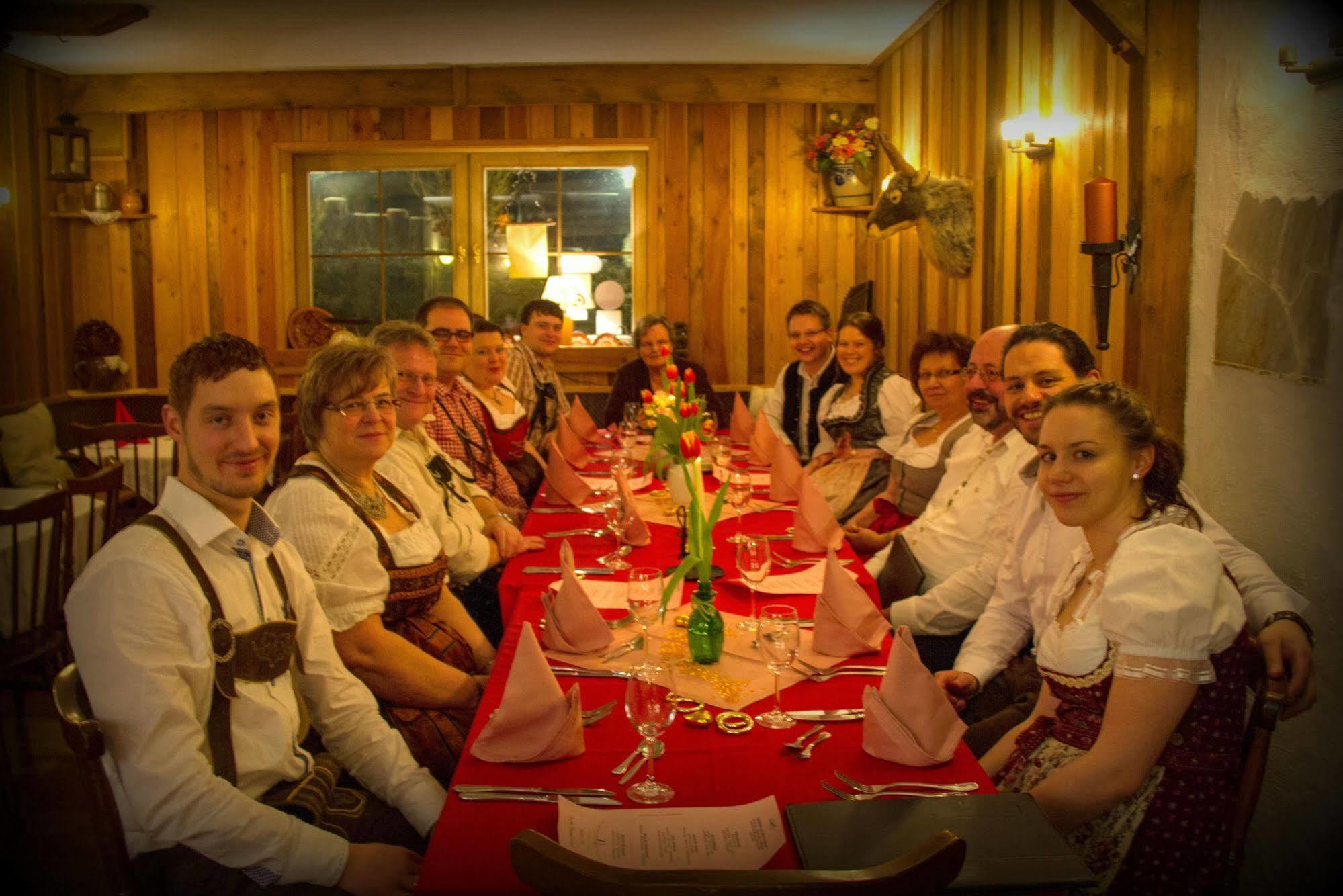 Antjes Schmankerlhotel Und Restaurant Trostau Exterior photo