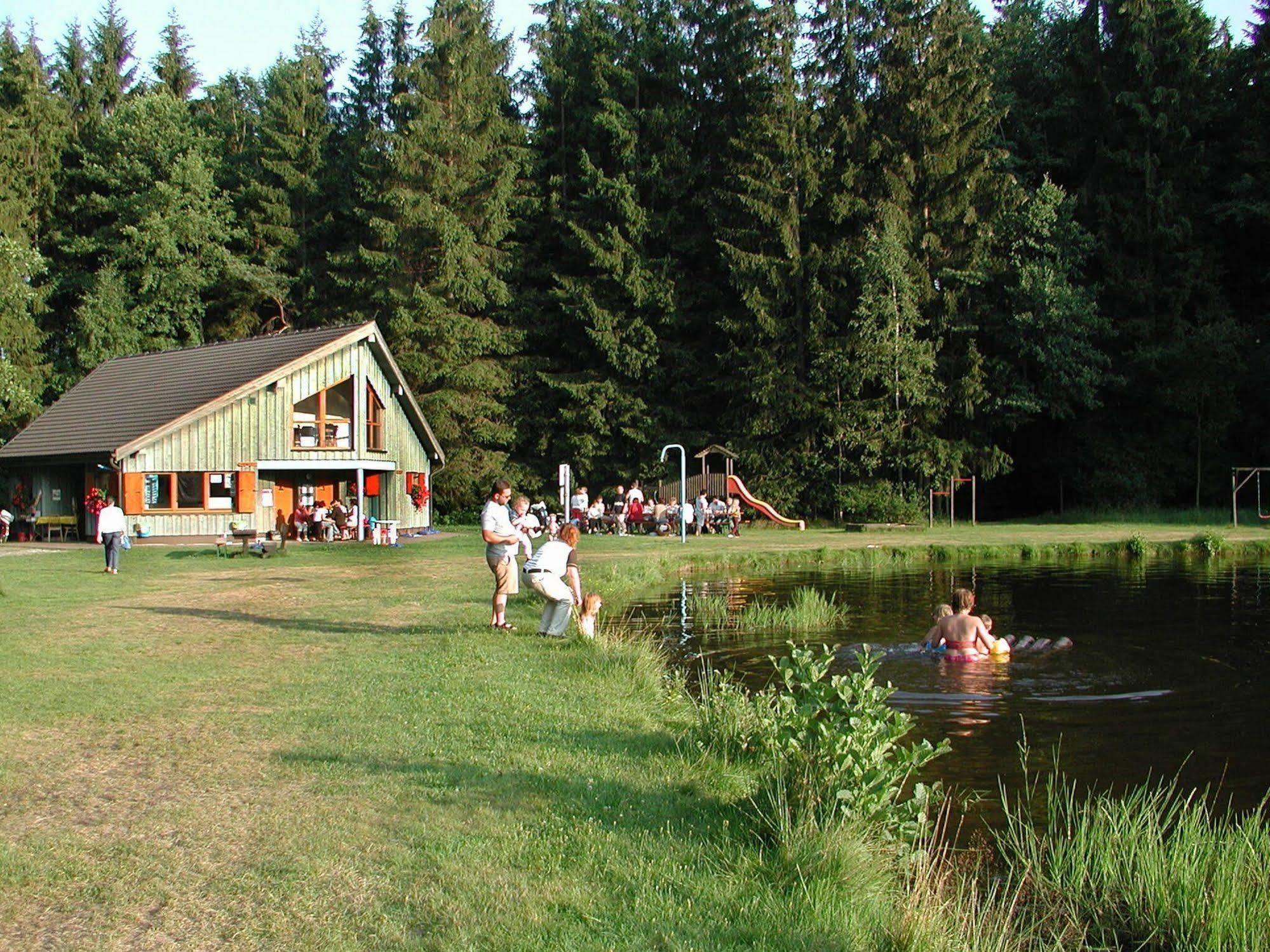 Antjes Schmankerlhotel Und Restaurant Trostau Exterior photo