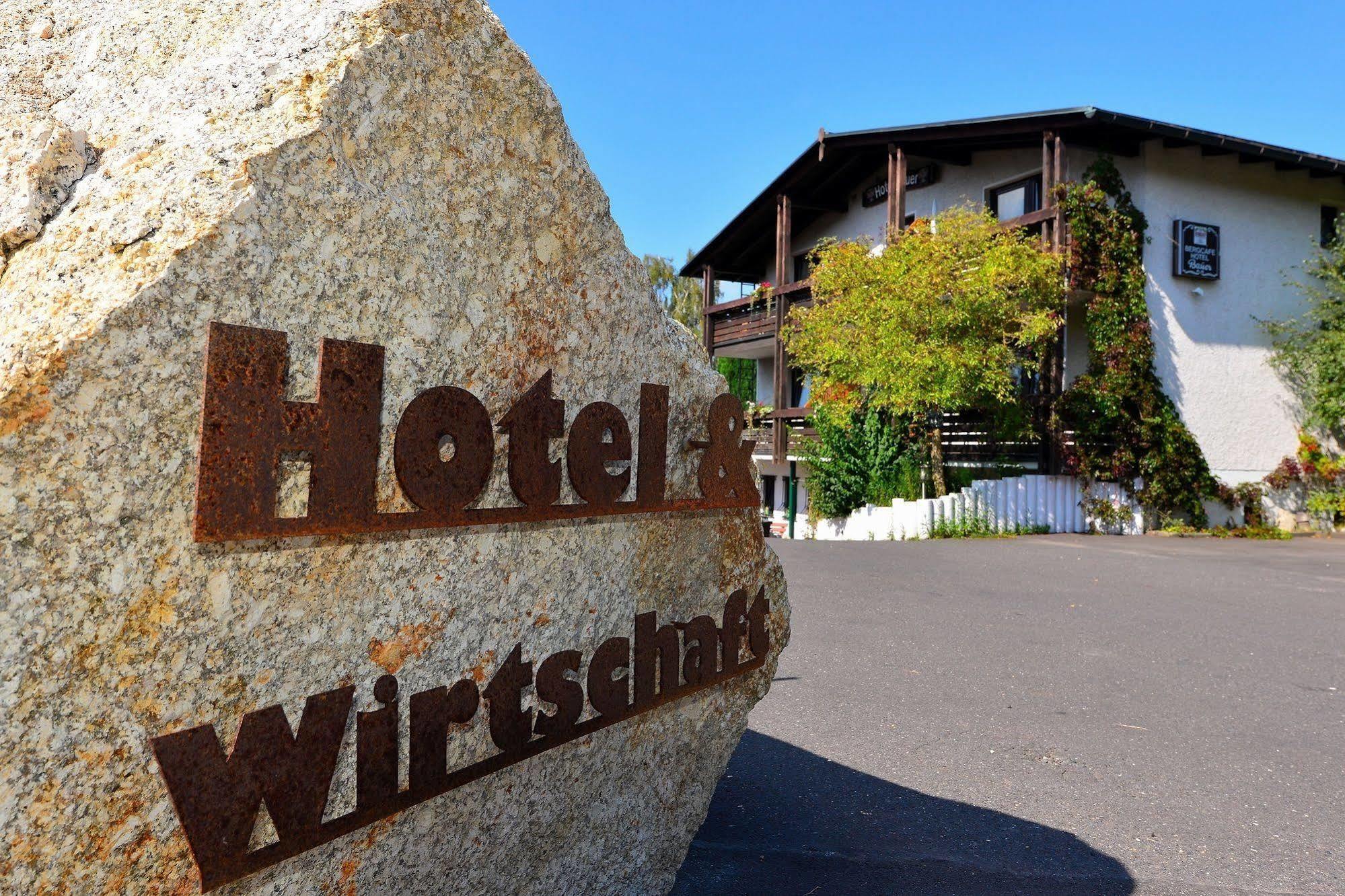 Antjes Schmankerlhotel Und Restaurant Trostau Exterior photo