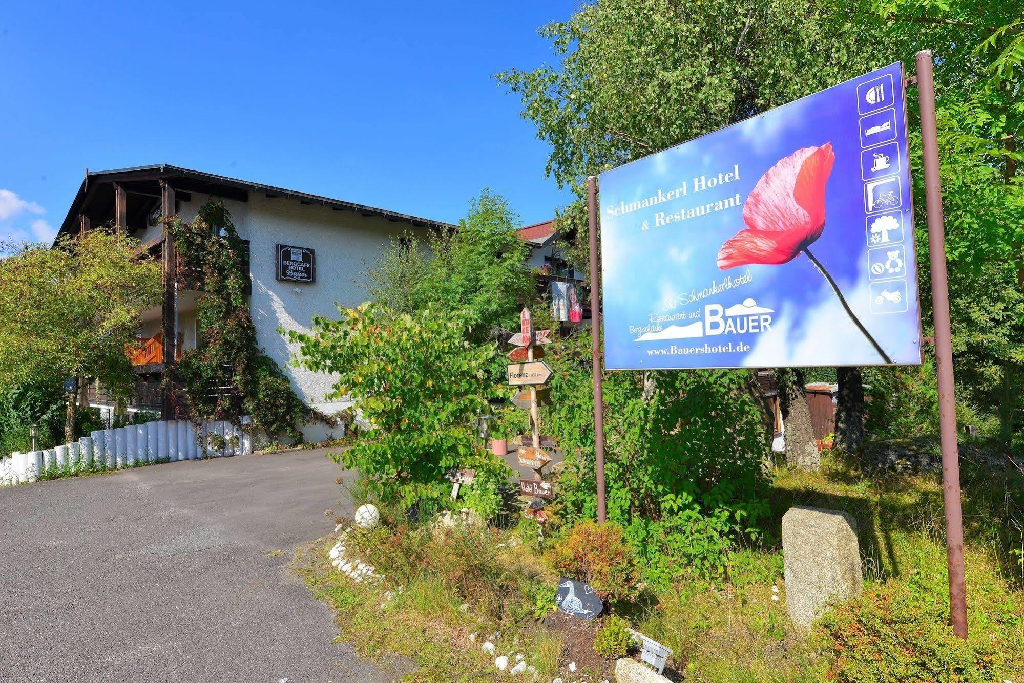 Antjes Schmankerlhotel Und Restaurant Trostau Exterior photo
